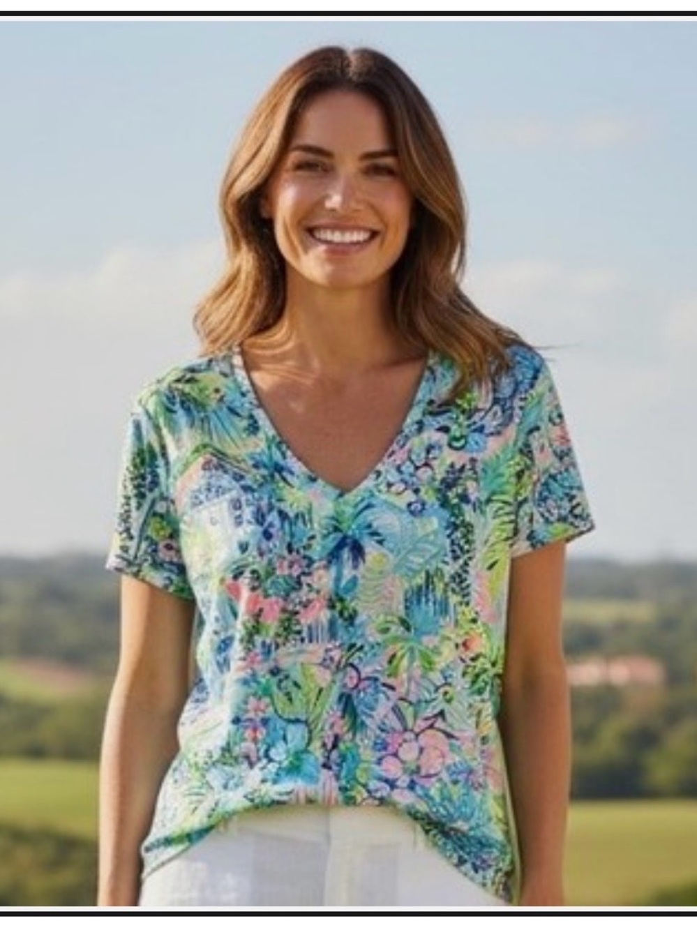 Lilly Pulitzer V-Neck Etta in the sold out print “Lilly’s House”   (NWOT) SZ  XL